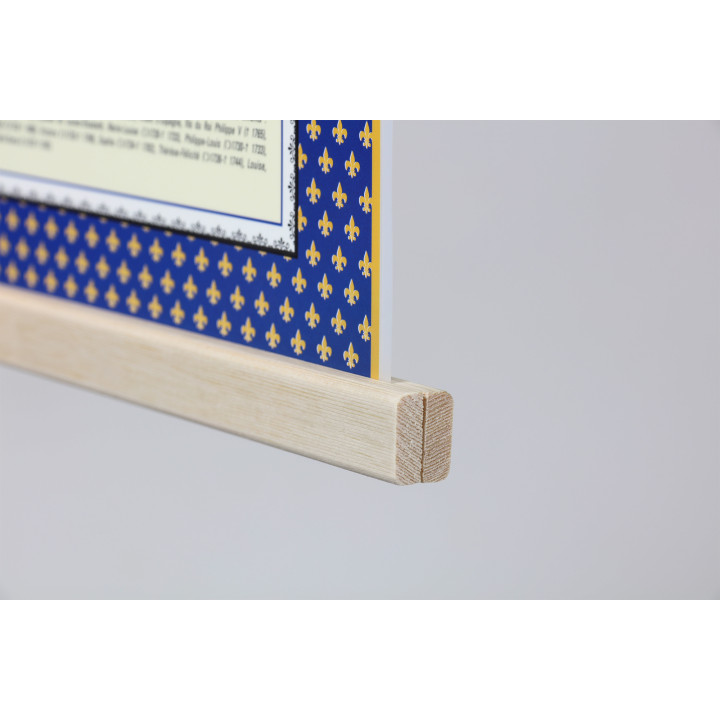 Magnetic wood frame hanging