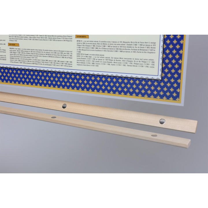 Magnetic wood frame hanging